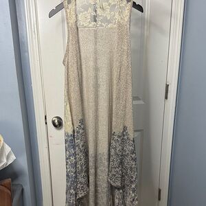 Sleeveless Cream Lace-Yoke Tunic with Blue Floral Hem